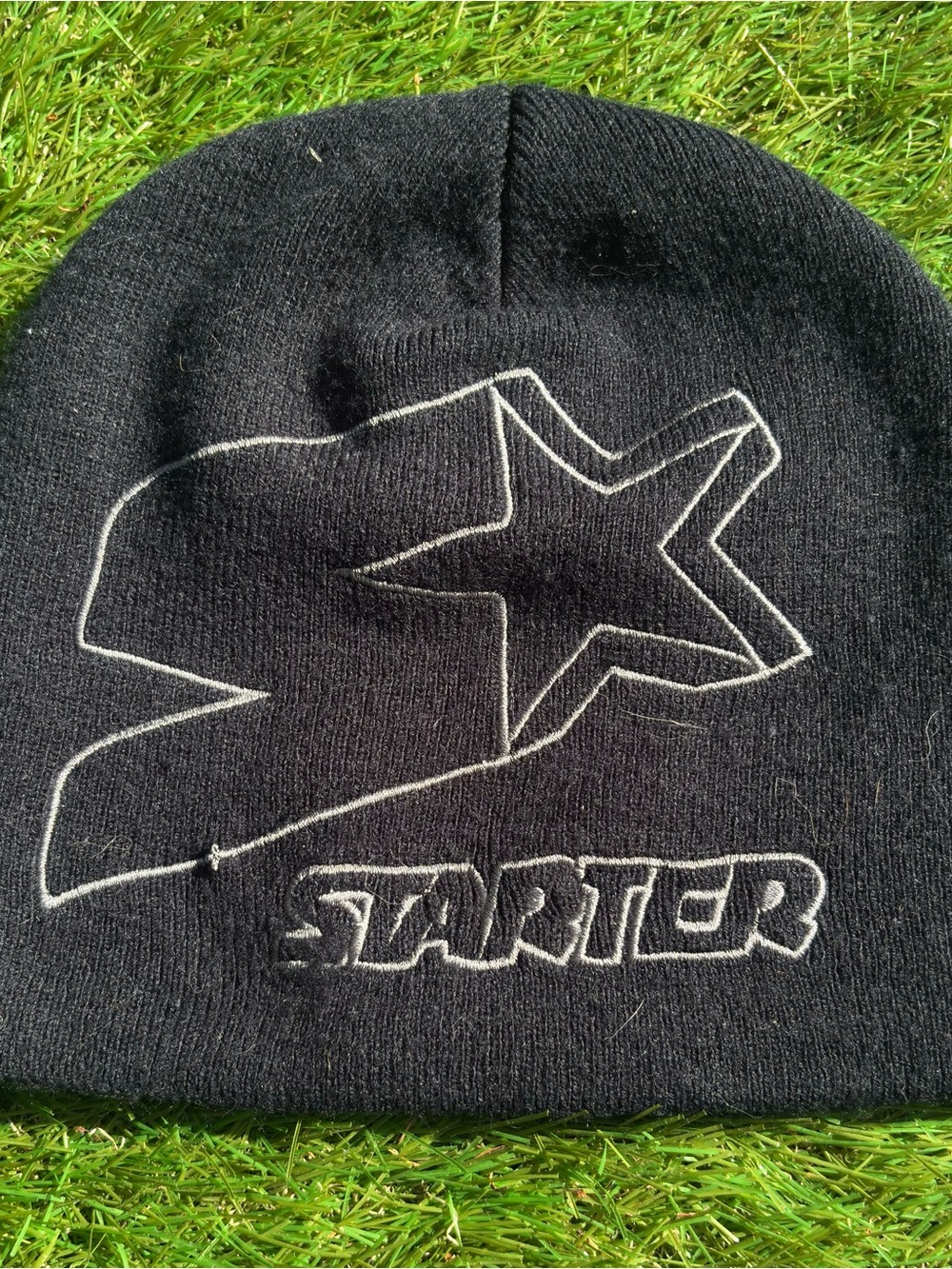 STARTER Black Knit Beanie with White Outline Logo